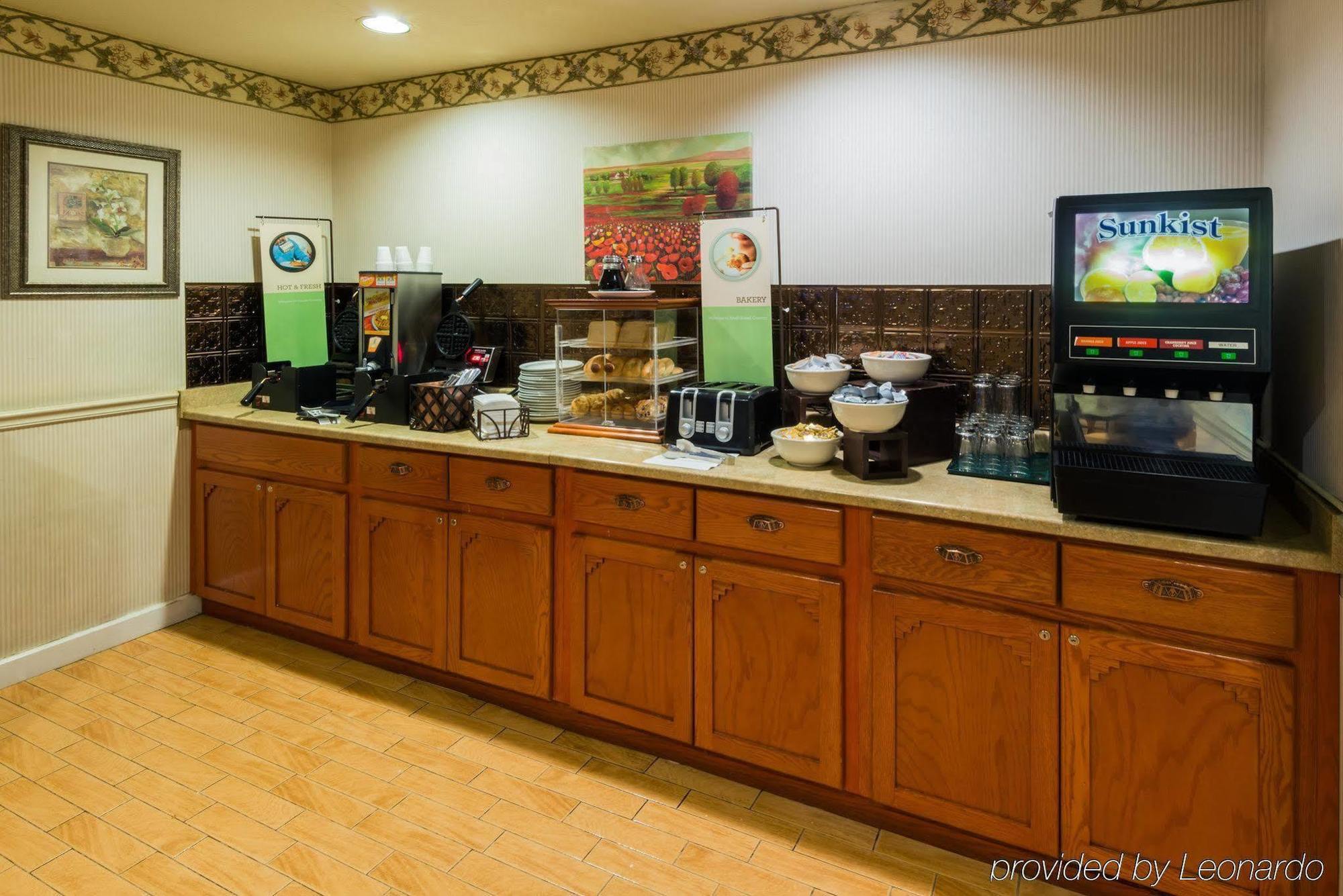 מלון Baymont By Wyndham Albuquerque Airport מסעדה תמונה
